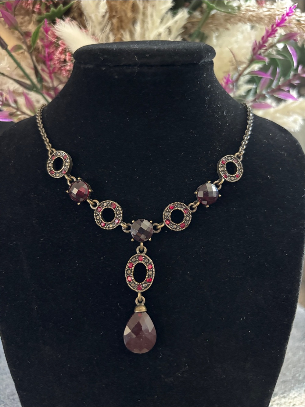Vintage-Inspired Garnet Red Statement Necklace